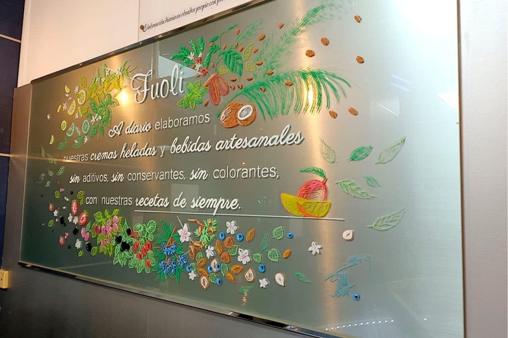 Valores de empresa decorados, pintado con tinta líquida sobre cristal metalizado